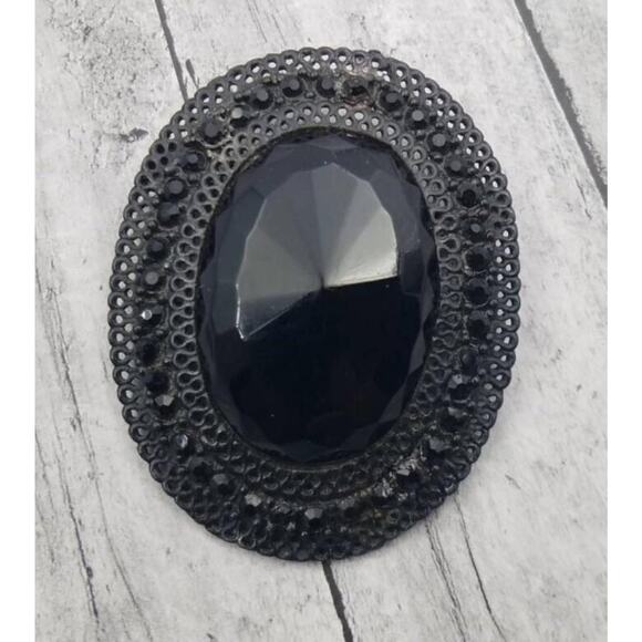 Vintage WEISS Mourning Brooch and Earrings Set  – Victorian Revival Jewelry - Picture 3 of 10